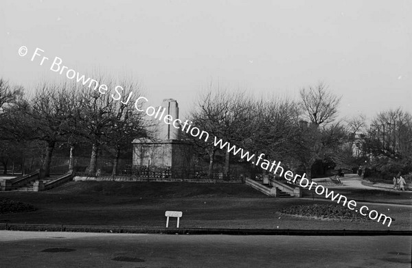 ST STEPHEN'S GREEN BASE OF STATUE GEORGE 11